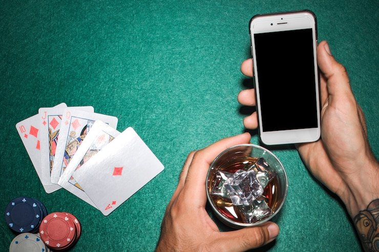 Pengguna membaca ketentuan saat akses layanan dktoto