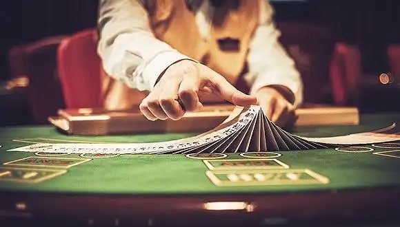 Loyalitas pengguna rewarded melalui program poin di platform dktoto